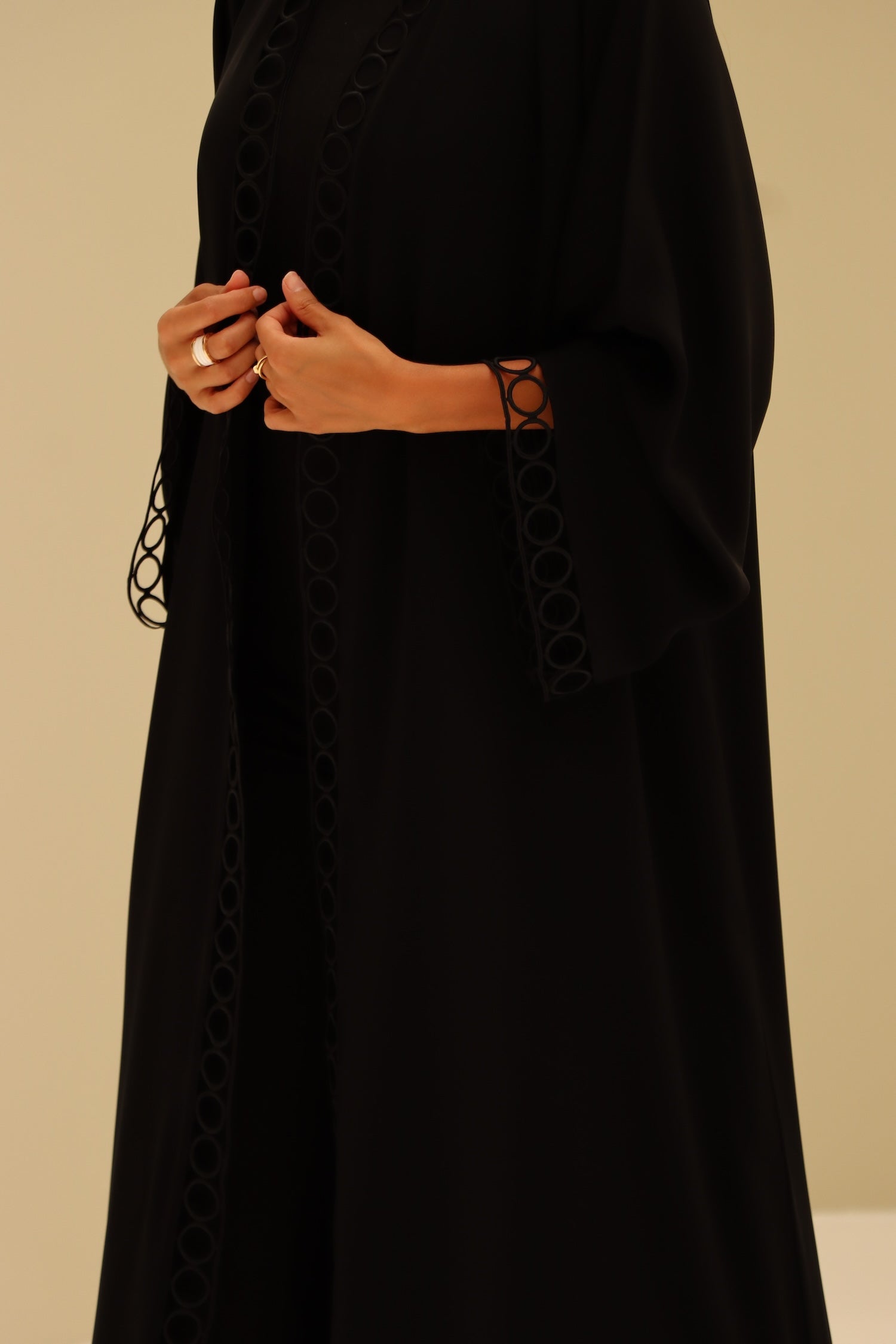 Abaya S4