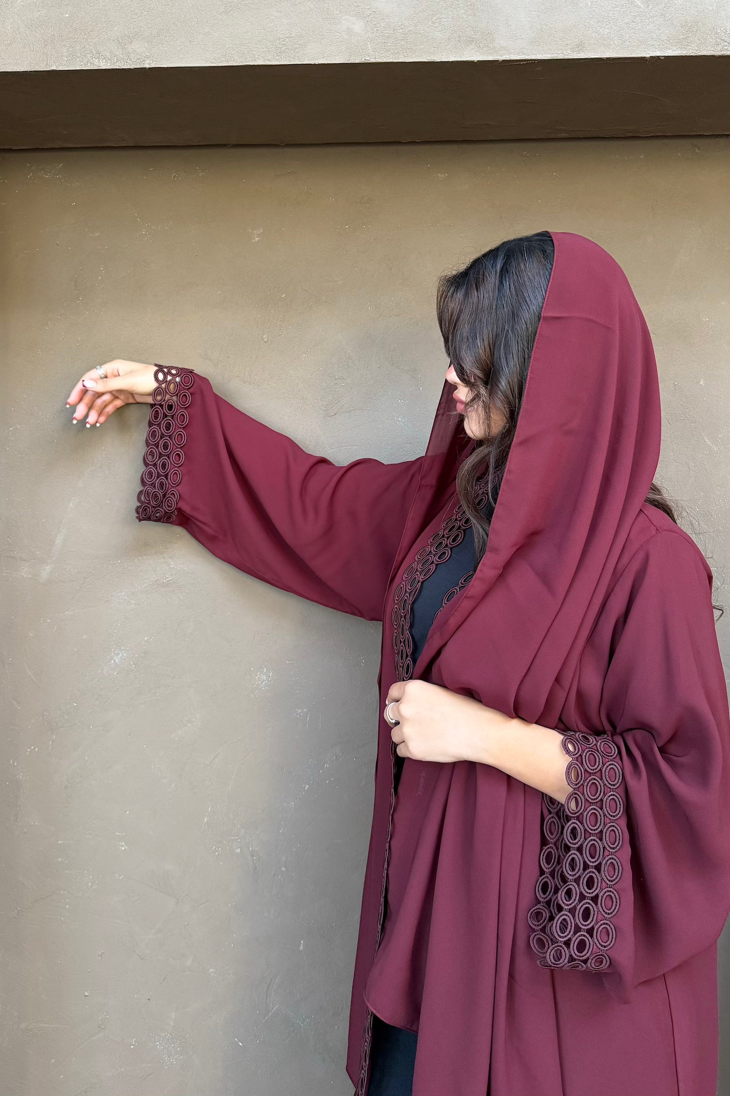 Abaya W1